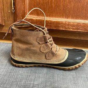 Sorel Out n About booties